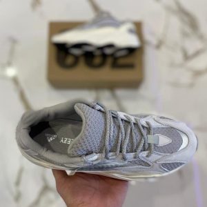 Кроссовки мужские Adidas Yeezy Boost 700 V2 Static Reflective