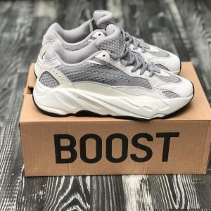 Кроссовки мужские Adidas Yeezy Boost 700