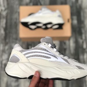 Кроссовки мужские Adidas Yeezy Boost 700