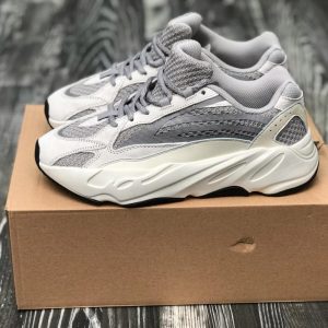 Кроссовки мужские Adidas Yeezy Boost 700