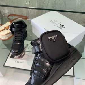 Кроссовки коллаборация Prada и Adidas Re Nylon