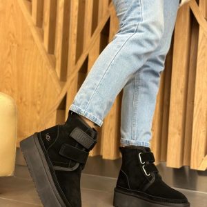 Ботинки UGG