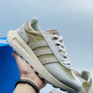 Кроссовки Adidas Retropy E5