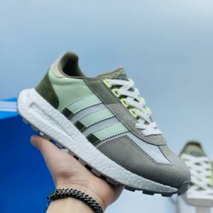 Кроссовки Adidas Retropy E5