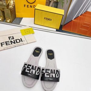 Шлёпанцы женские Fendi