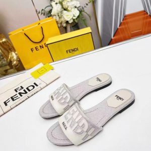 Шлёпанцы женские Fendi