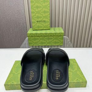 Шлёпанцы мужские Gucci