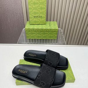 Шлёпанцы мужские Gucci