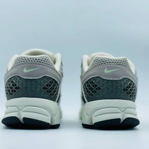 Кроссовки Nike Zoom Vomero 5