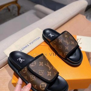 Шлепанцы женские Louis Vuitton