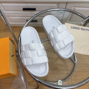 Шлепанцы Louis Vuitton