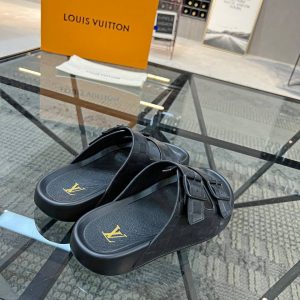 Шлепанцы Louis Vuitton