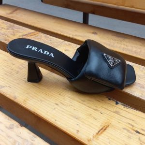 Босоножки Prada