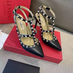 Туфли женские Valentino Garavani Rockstud