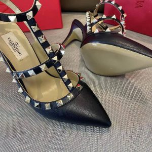 Туфли женские Valentino Garavani Rockstud