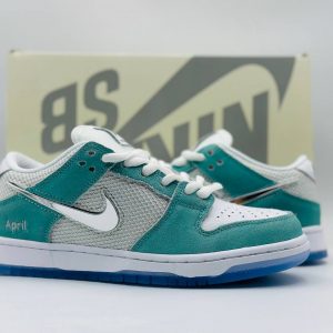 Кроссовки Nike SB Dunk Low 