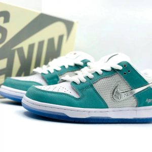 Кроссовки Nike SB Dunk Low 