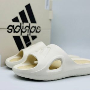 Шлепанцы Adidas Yeezy Slide